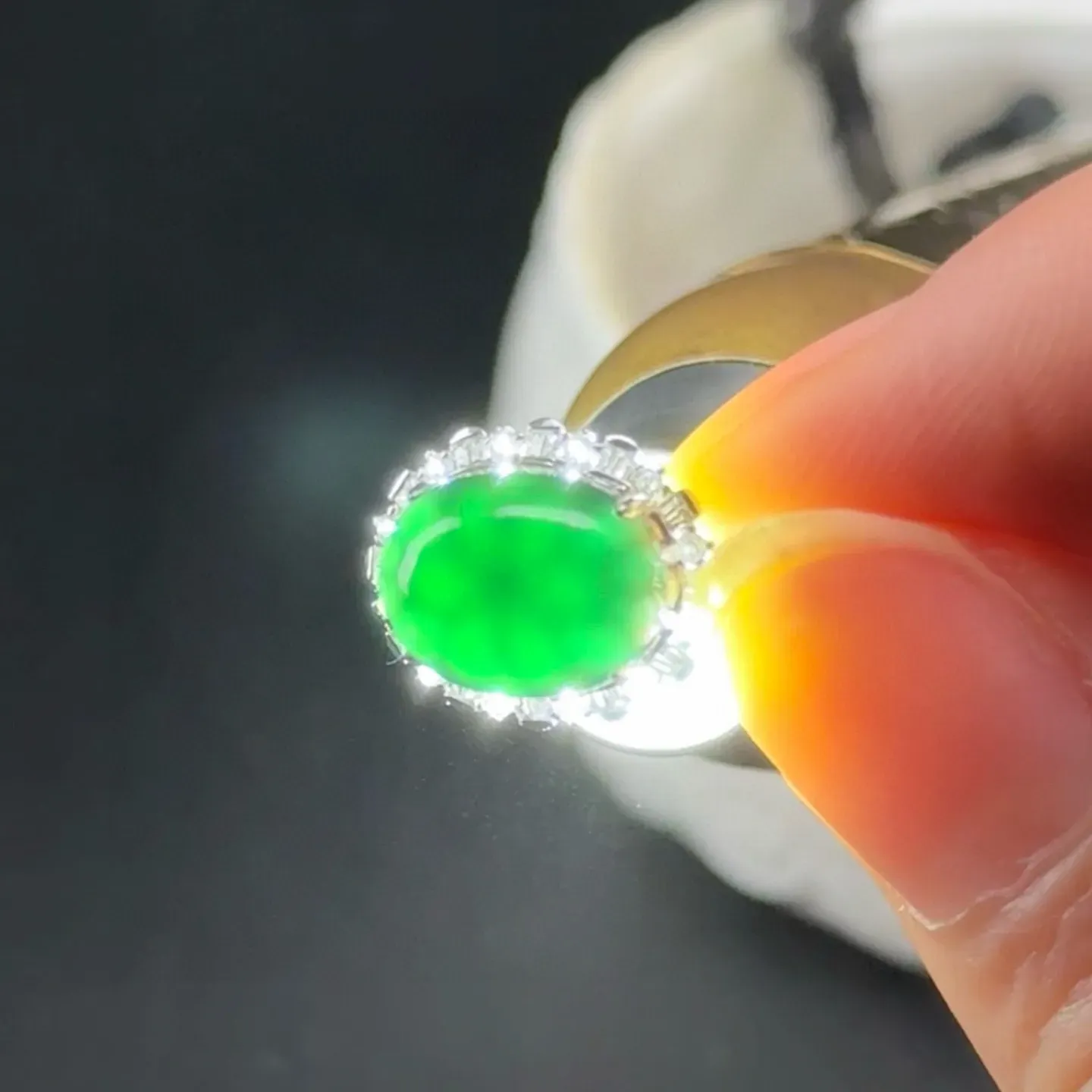 精品18k墨翠大耳坠 种好色正 黑度极好 打灯通透 油性十足 尺寸10.7