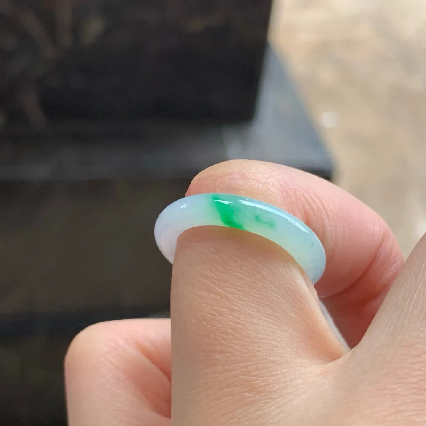飘绿细条指环^_^色阳 底妆干净