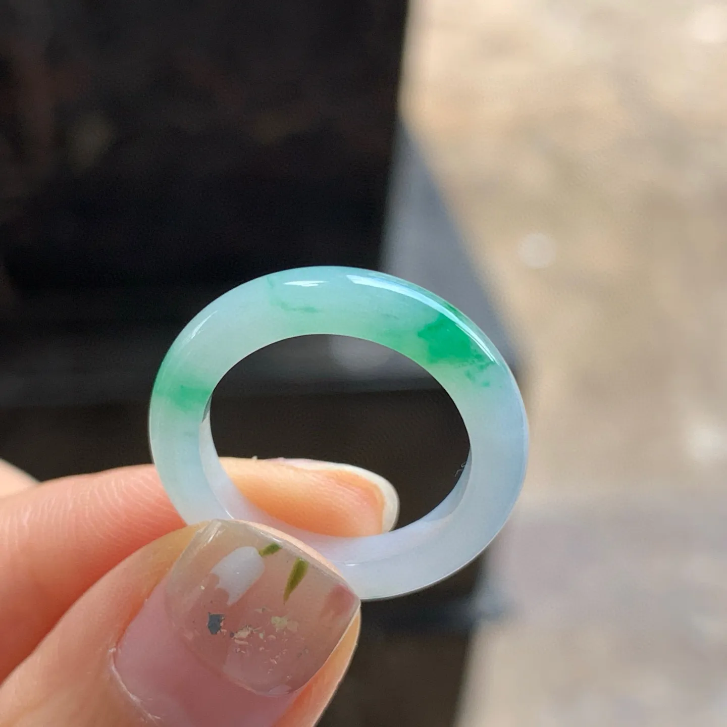 飘绿细条指环^_^色阳 底妆干净