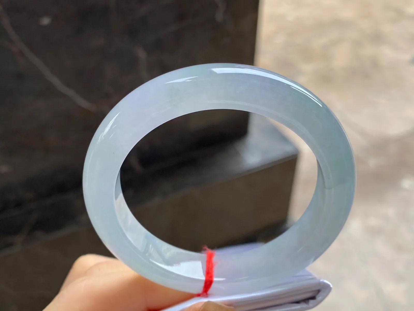 糯冰手镯
尺寸：53-11.5-8.8mm
种水好 很耐看的上手