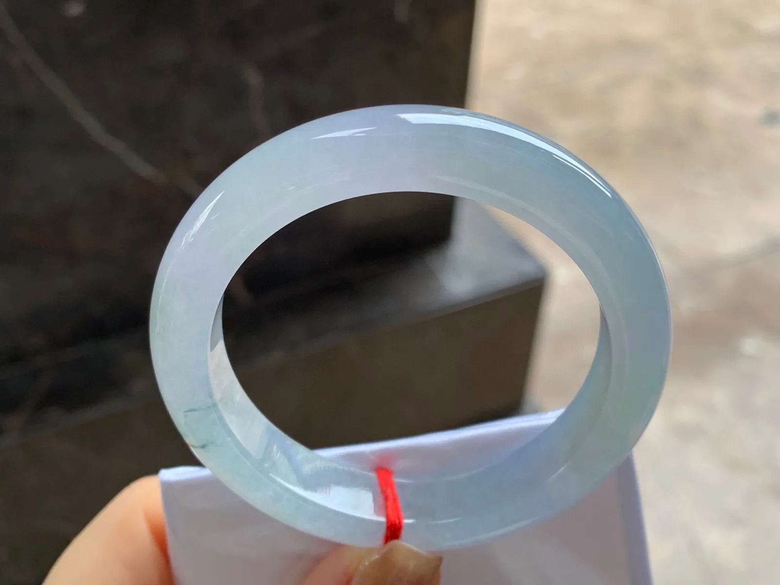 糯冰手镯
尺寸：53-11.5-8.8mm
种水好 很耐看的上手