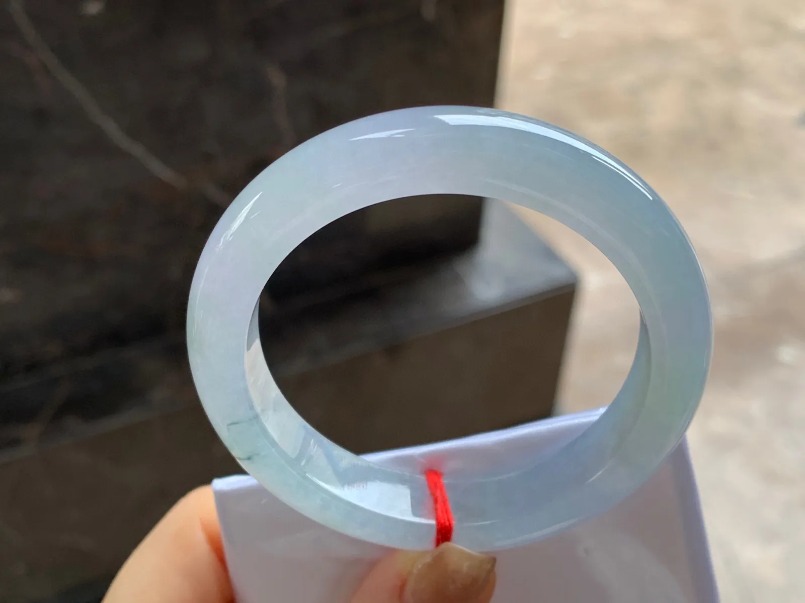 糯冰手镯
尺寸：53-11.5-8.8mm
种水好 很耐看的上手