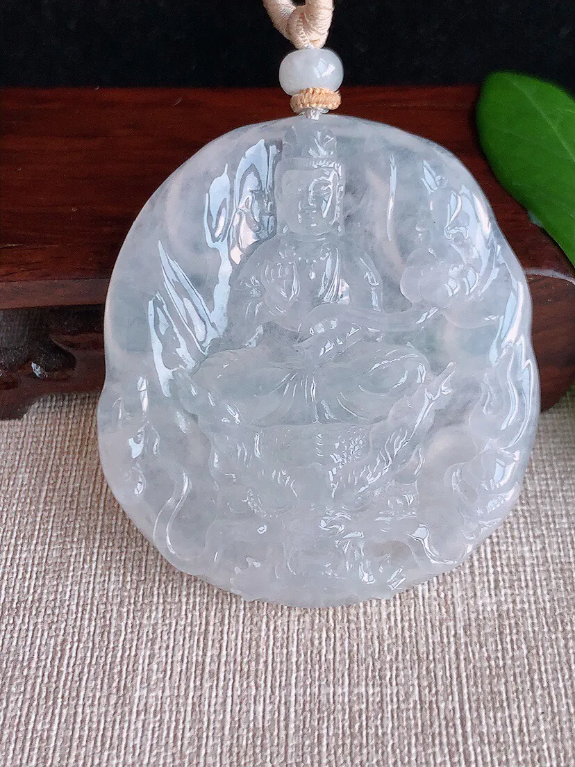 a货翡翠老坑冰种白月光大势至菩萨吊坠 尺寸56×50.4×7.6mm 重量47.80g 0629