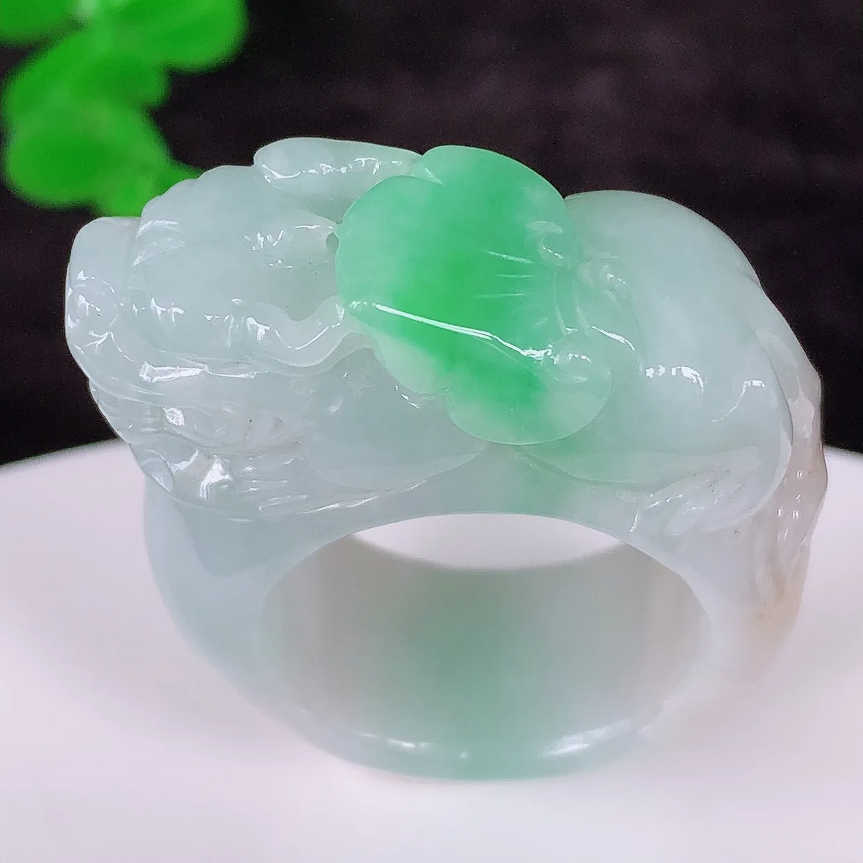 自然光实拍，冰润冰糯种飘阳绿翡翠招财貔貅20.8mm内径翡翠扳指，冰润指环，玉扳指，财源滚滚，玉质细腻起胶，26圈口，种水好！#41.28