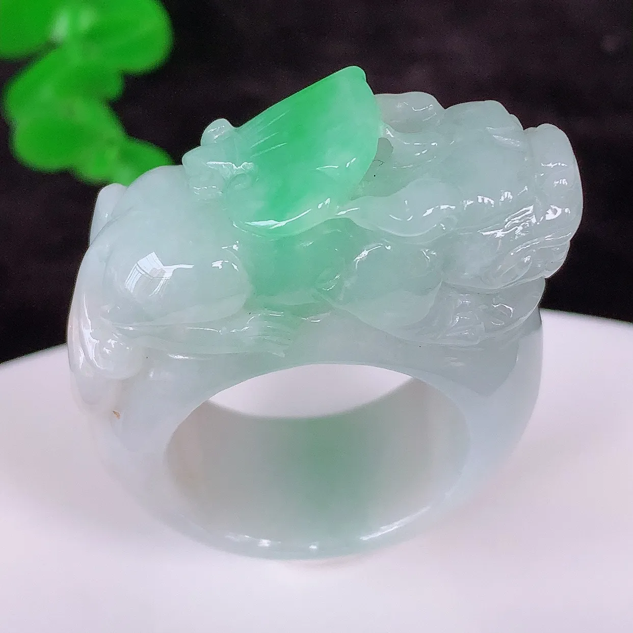 自然光实拍，冰润冰糯种飘阳绿翡翠招财貔貅20.8mm内径翡翠扳指，冰润指环，玉扳指，财源滚滚，玉质细腻起胶，26圈口，种水好！#41.28