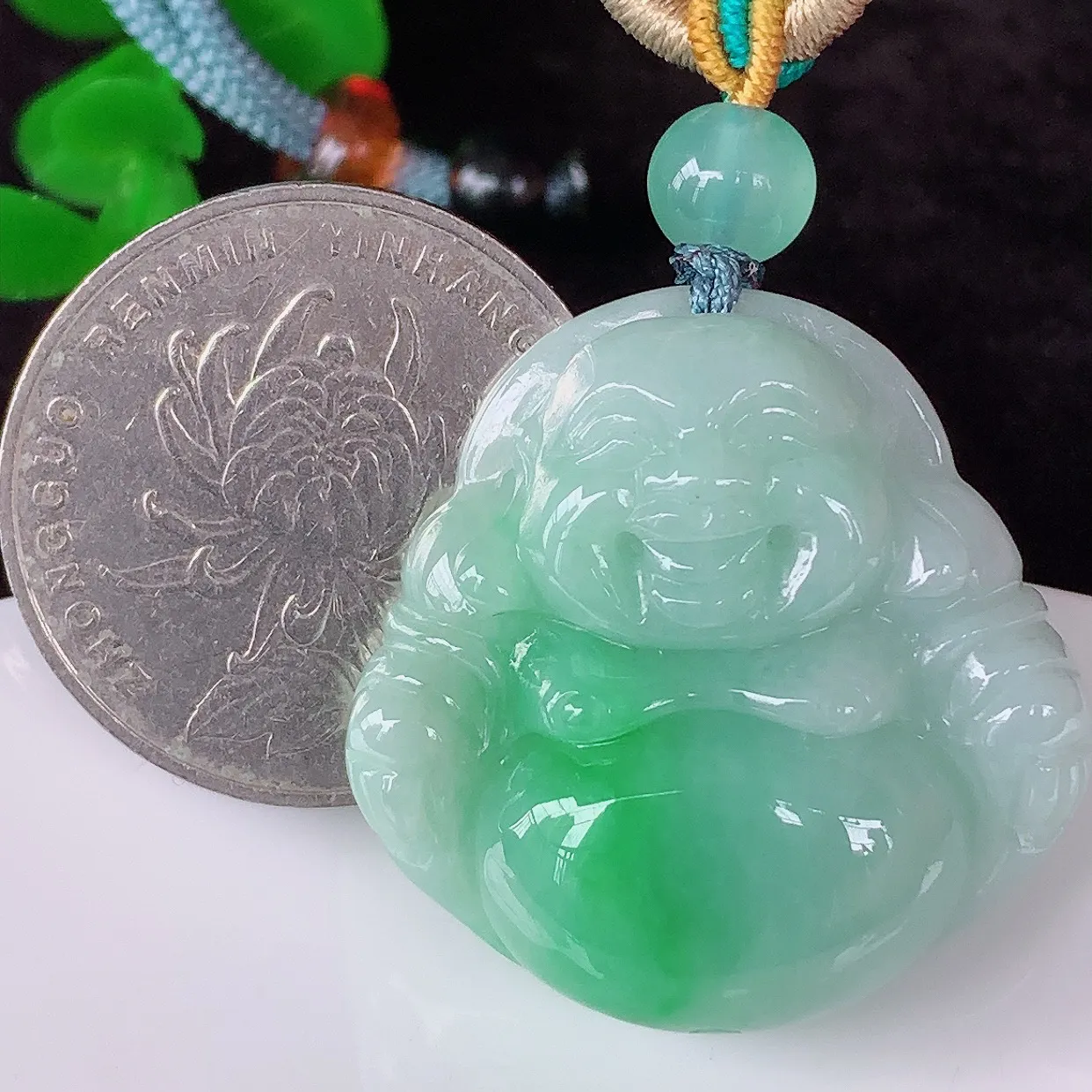 自然光实拍，厚装冰润冰糯种飘阳绿翡翠佛公吊坠，饱满， 佛公亦保平安，寓意有福（佛公）相伴，配戴优雅迷人！#46.28