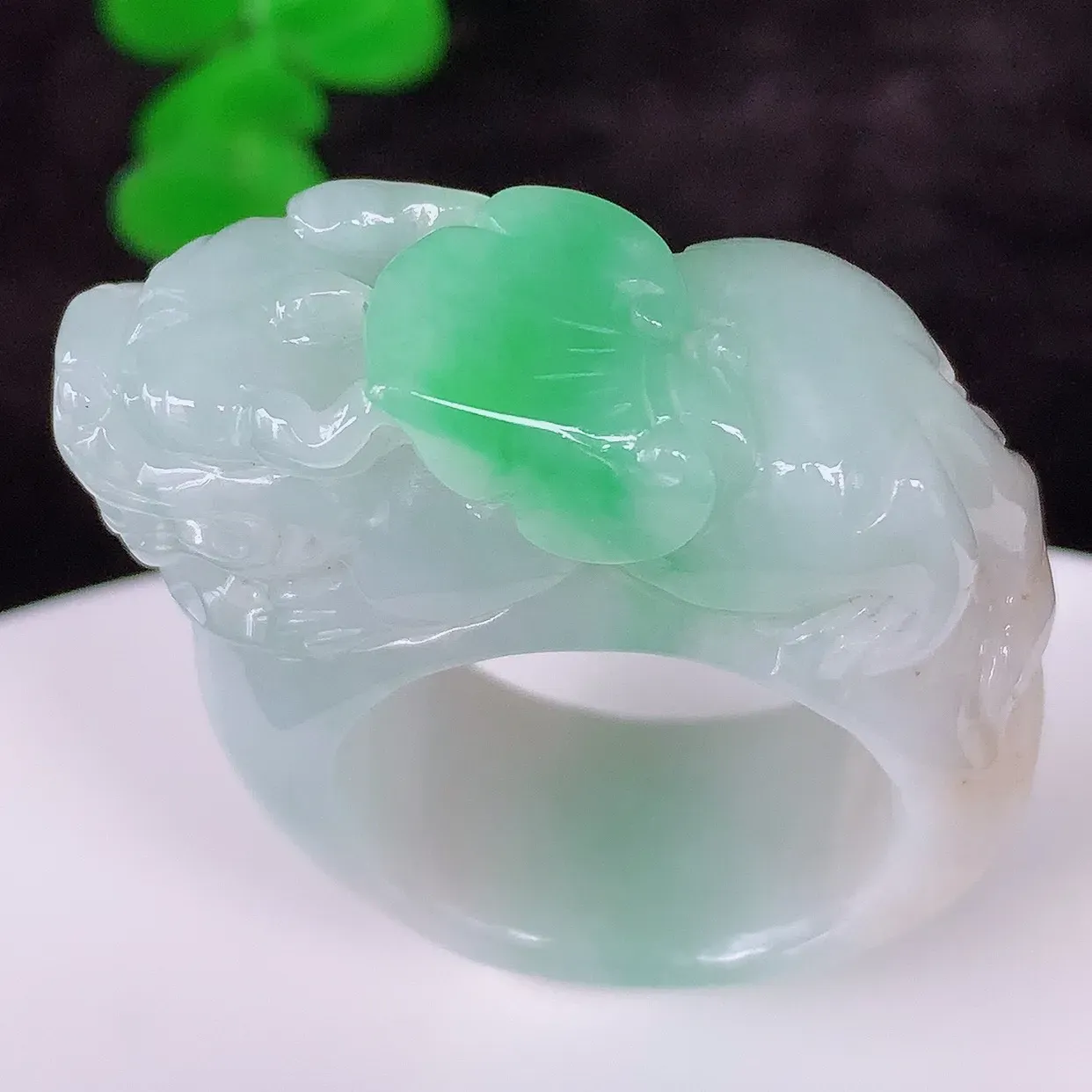 自然光实拍，冰润冰糯种飘阳绿翡翠招财貔貅20.8mm内径翡翠扳指，冰润指环，玉扳指，财源滚滚，玉质细