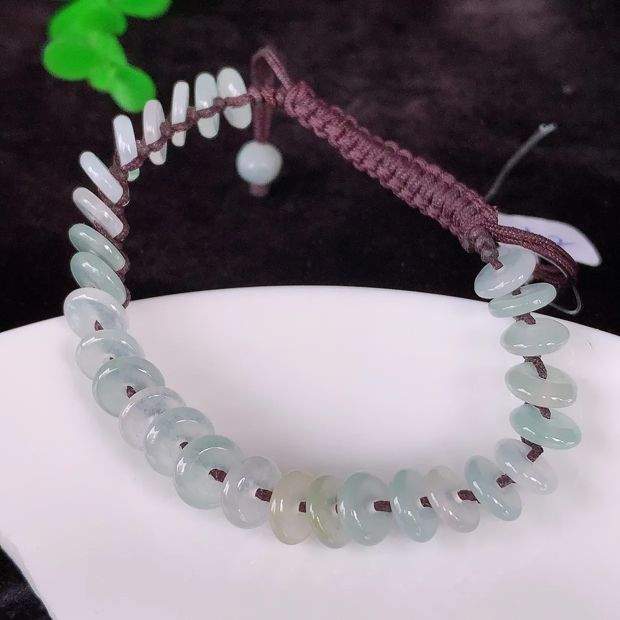 自然光实拍，冰润冰种双彩翡翠平安扣手串手链，种老水足，冰清玉润  颜色漂亮  #49.28取一尺寸7*2mm