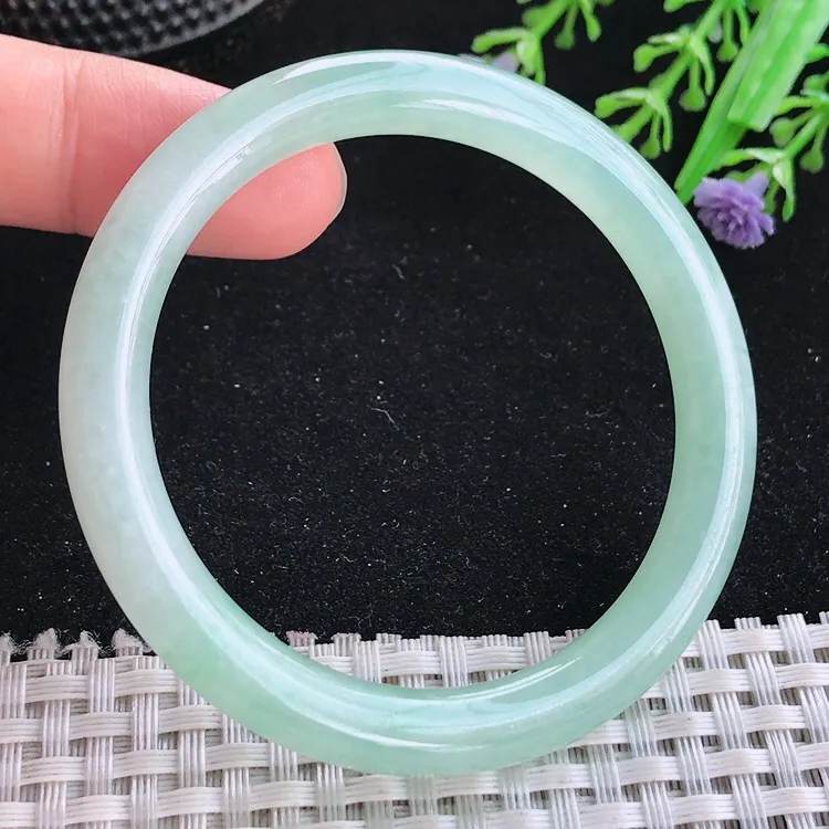自然光51.5/7.6/7.8小圈口老坑冰胶水灵冰晴绿圆条手镯翡翠玉镯美人镯