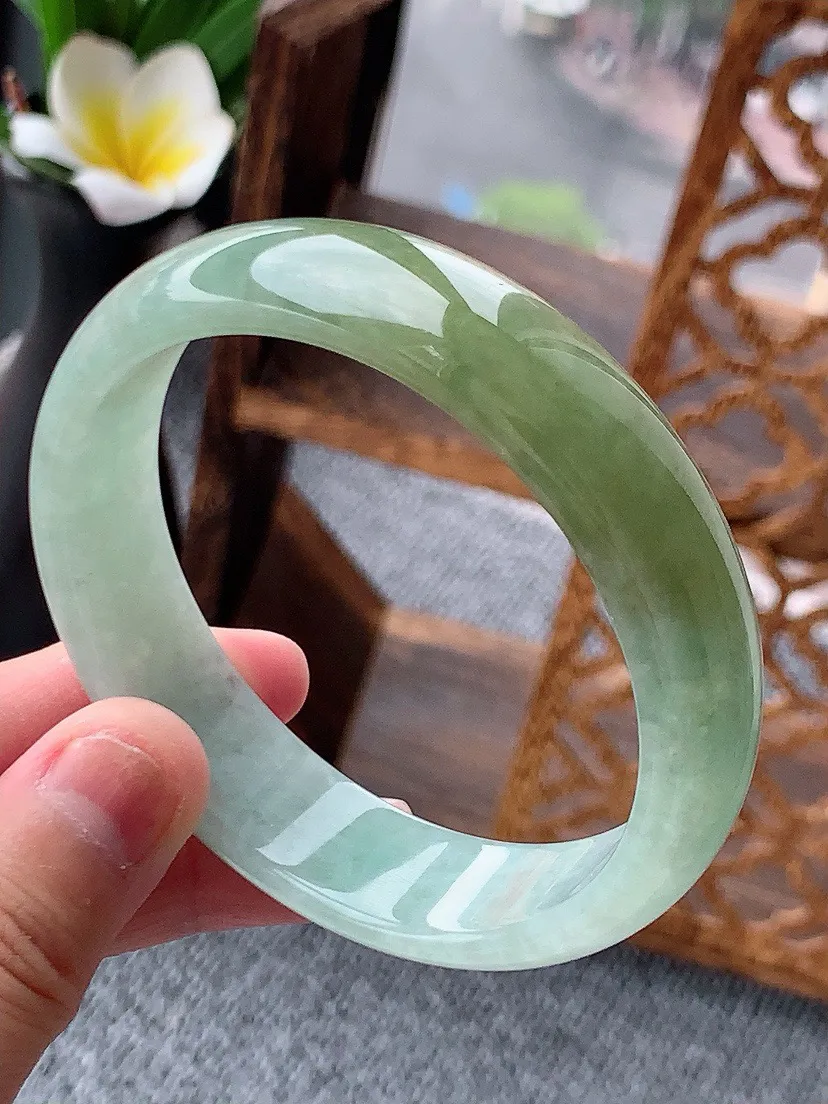 a货翡翠老坑飘黄翡宽边正装正圈手镯59-60大圈口  尺寸59×15×6.4mm 重量58.74g 0620