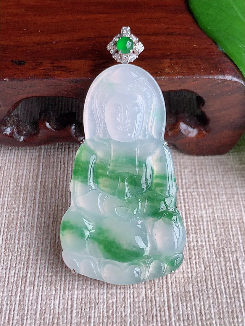 a货翡翠老坑冰种18K金伴钻镶嵌飘花正装观音吊坠 尺寸51×43×24.6×5mm 重量11.82g