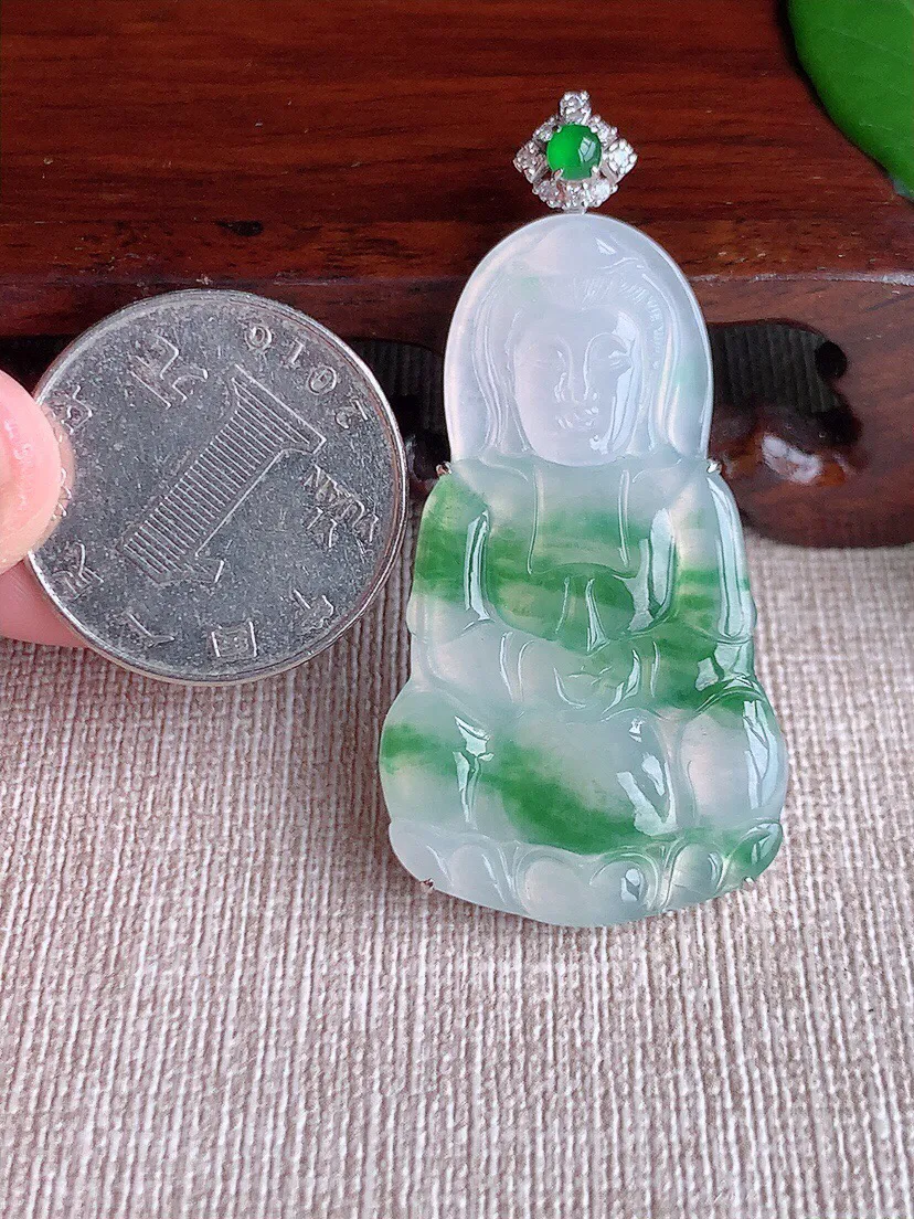 a货翡翠老坑冰种18K金伴钻镶嵌飘花正装观音吊坠 尺寸51×43×24.6×5mm 重量11.82g 0629
