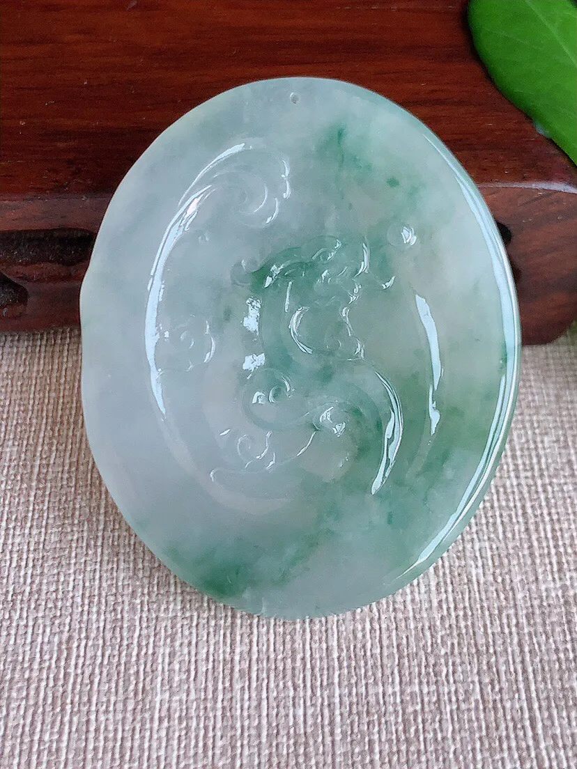 a货翡翠老坑冰种飘绿福贝吊坠 尺寸50.8×39.8×4mm 重量15.00g 0629