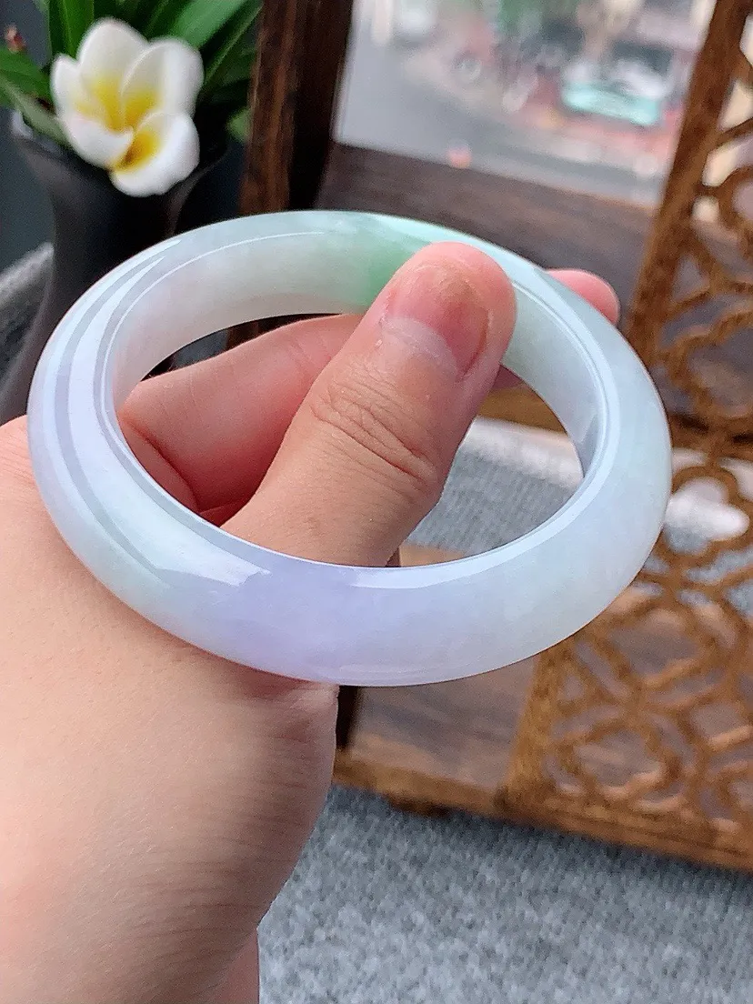 a货翡翠老坑春彩紫罗兰飘绿正装正圈手镯53-54圈口  尺寸53.3×12×8mm 重量59.94g 0619