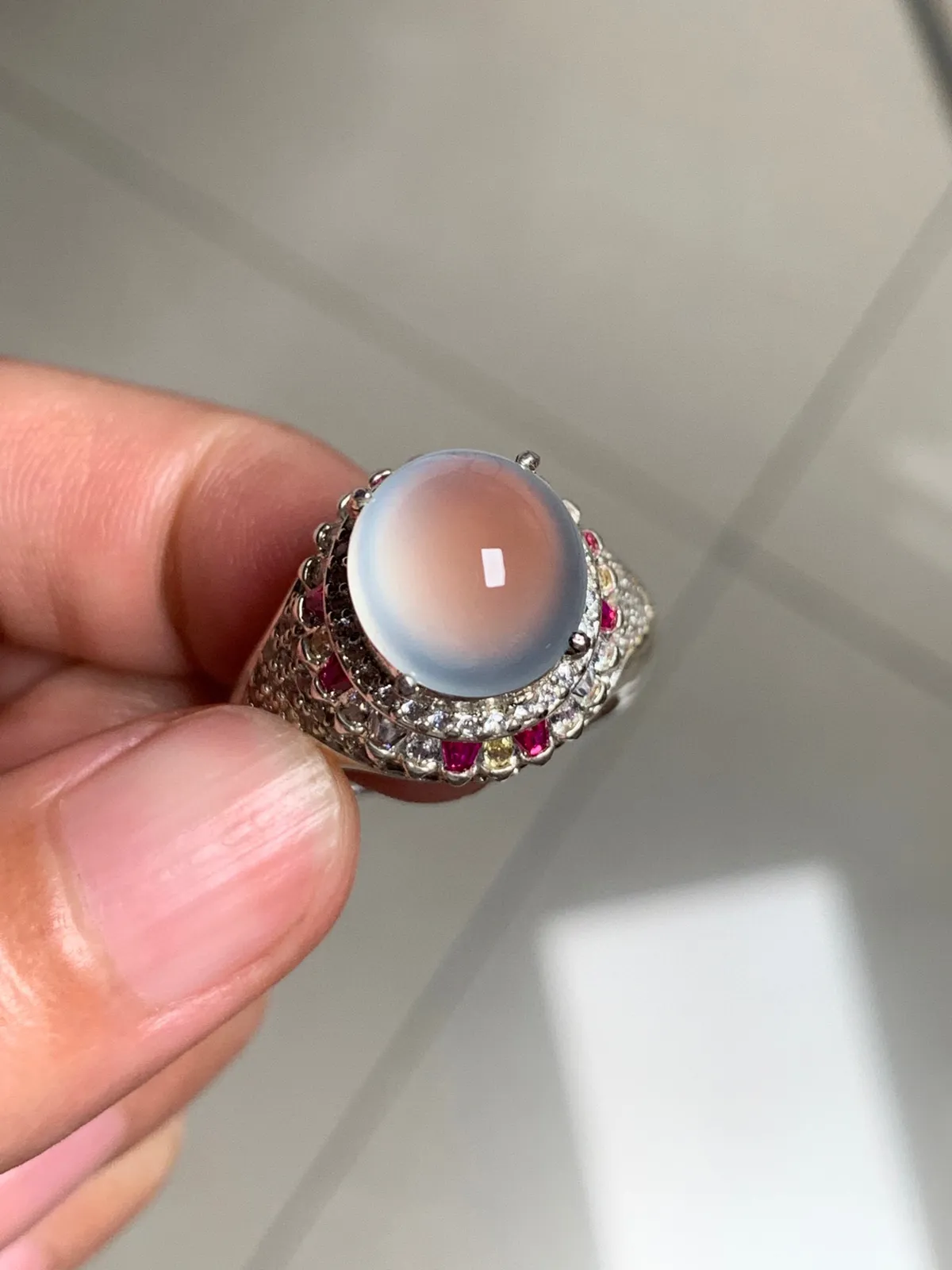 高冰馒头戒面
无纹裂，老坑种冰透水灵，质地细腻纯净饱满品相好