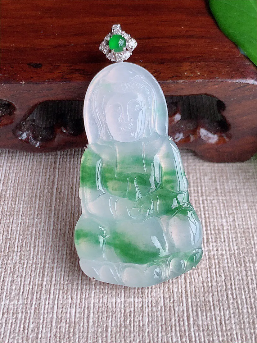 a货翡翠老坑冰种18K金伴钻镶嵌飘花正装观音吊坠 尺寸51×43×24.6×5mm 重量11.82g 0629