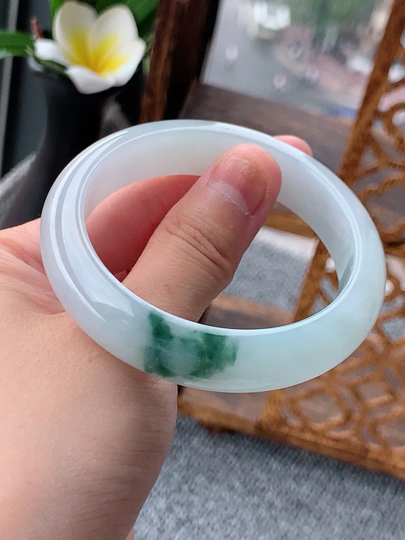 a货翡翠老坑飘花正装正圈手镯54-55圈口  尺寸54.5×12.6×8mm 重量56.67g 0620