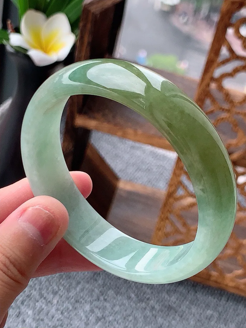 a货翡翠老坑飘黄翡宽边正装正圈手镯58-59圈口  尺寸58.5×15.5×7mm 重量64.07g 0620