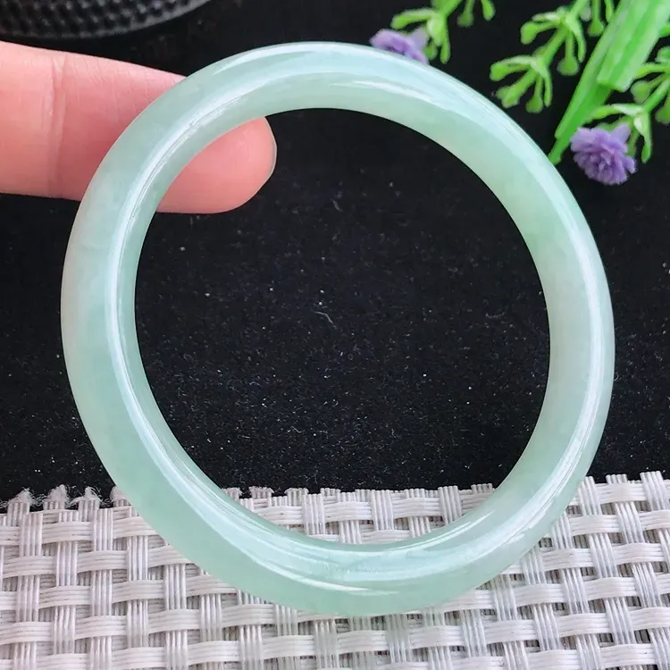 自然光51.5/7.6/7.8小圈口老坑冰胶水灵冰晴绿圆条手镯翡翠玉镯美人镯