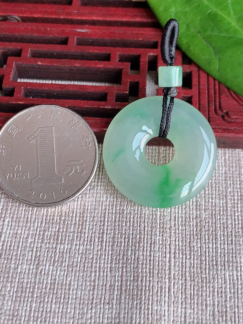 天然A货翡翠飘绿平安环吊坠尺寸26.3×4.6m量6.92g 0629