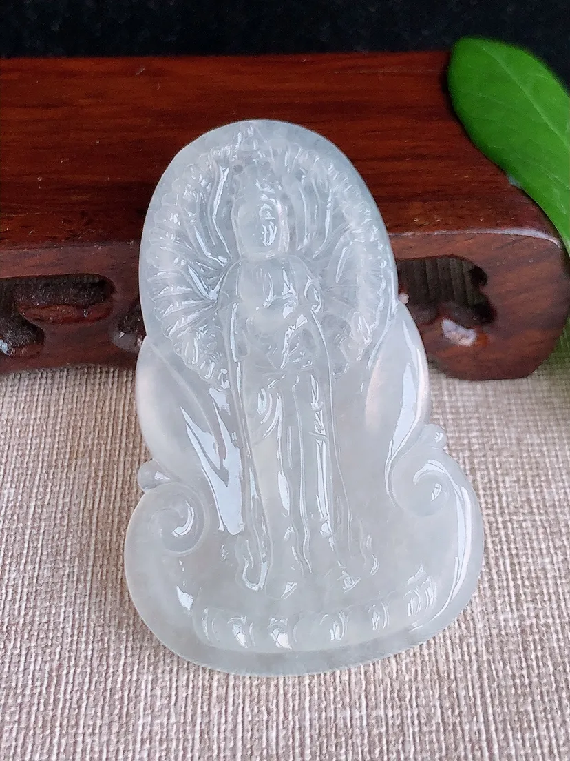 天然A货翡翠白月光千手观音吊坠尺寸62.5×38.4×5.4m量25.50g 0629
