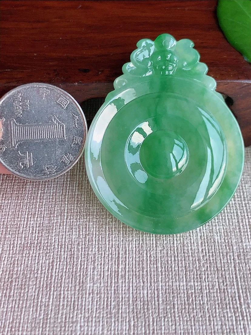 天然A货翡翠飘绿福贝吊坠尺寸50.8×39.8×4m量15.00g 0629