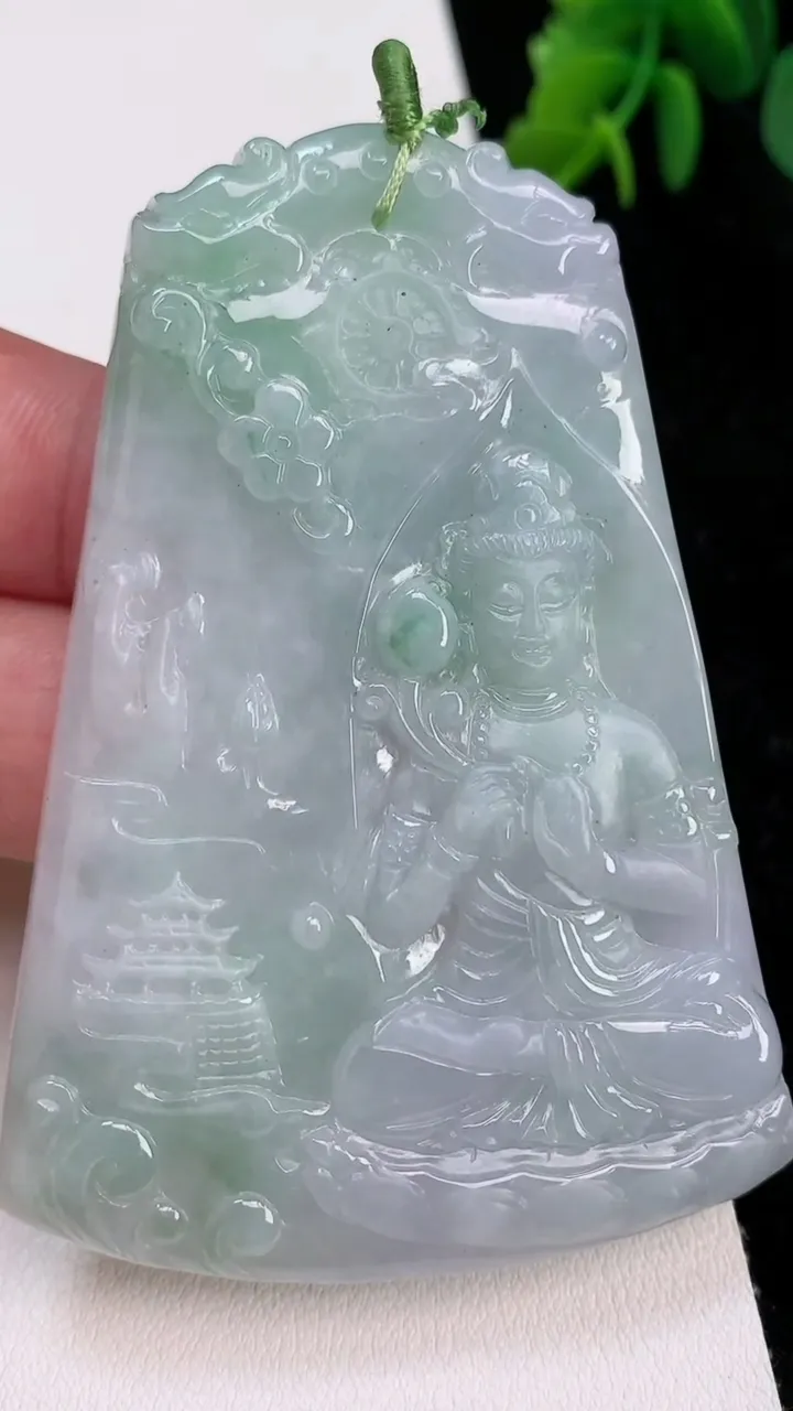 天然A货翡翠大势至观音菩萨吊坠，尺寸74-52-6，重量:47.96g
7月1日