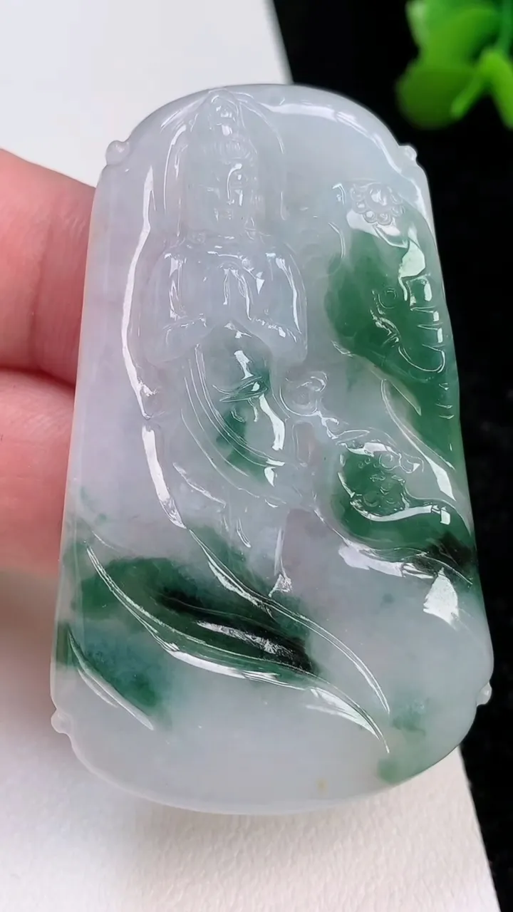天然A货翡翠飘花普贤菩萨吊坠，尺寸58.6-36.3-6，重:23.44g
7月1日