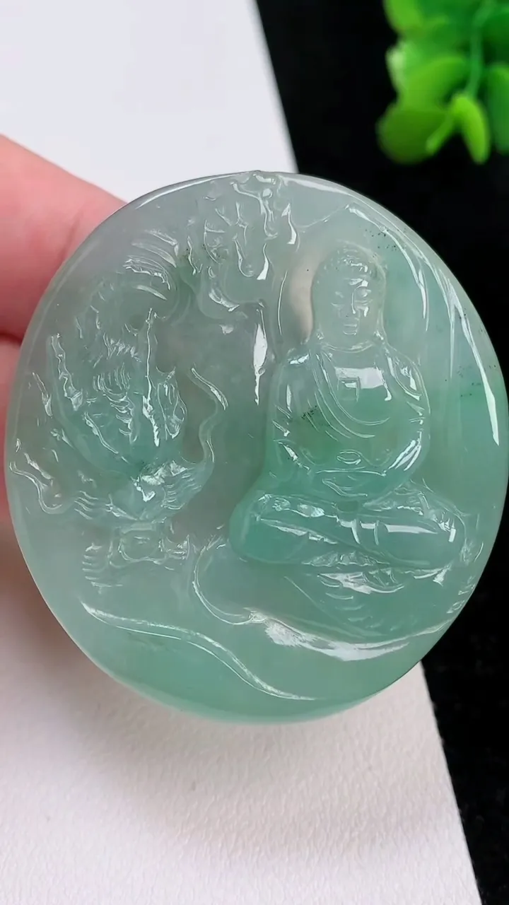 天然A货翡翠祥龙大日如来吊坠，尺寸50-45.7-6，重:27.46g
7月1日