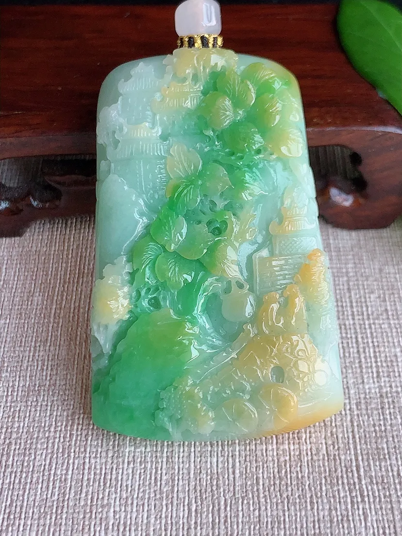 天然A货翡翠冰润黄加绿双彩意境山水牌吊坠 尺寸60.3×38.5×10.4m量65.74g 0629