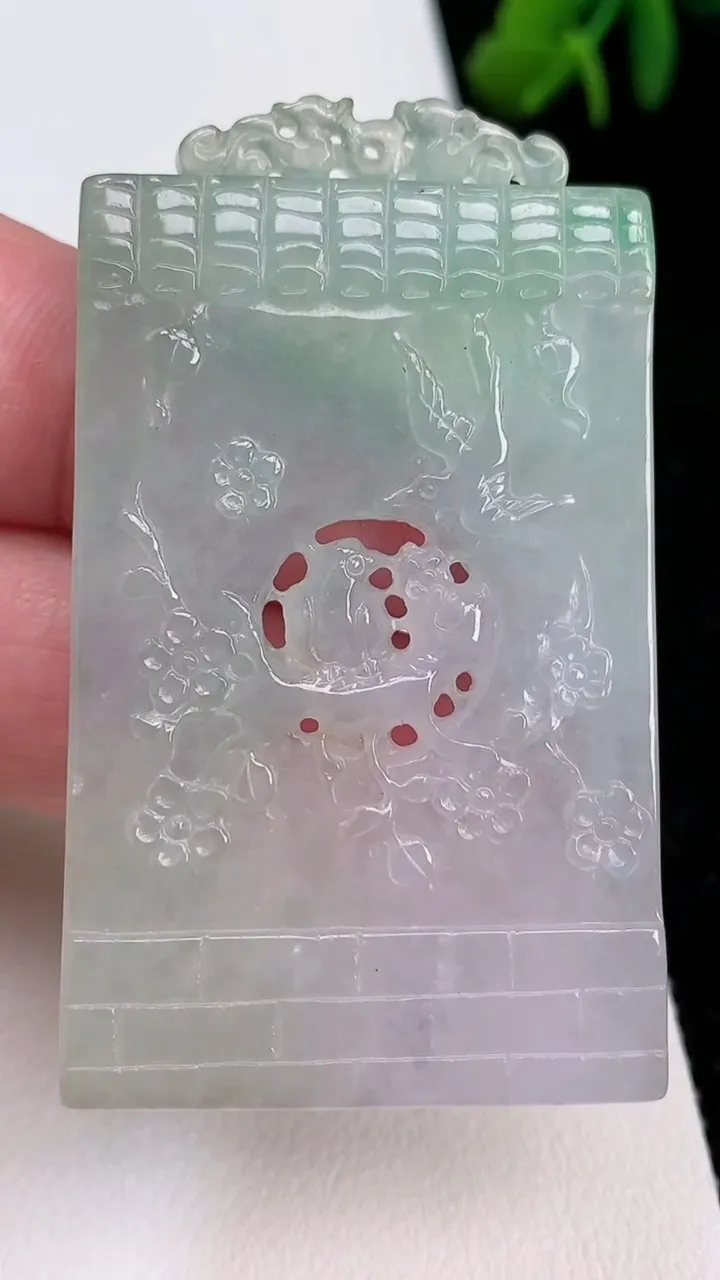 天然A货翡翠鸟语花香吊坠，尺寸57-34.5-4.7，重量:23.00g
7月1日