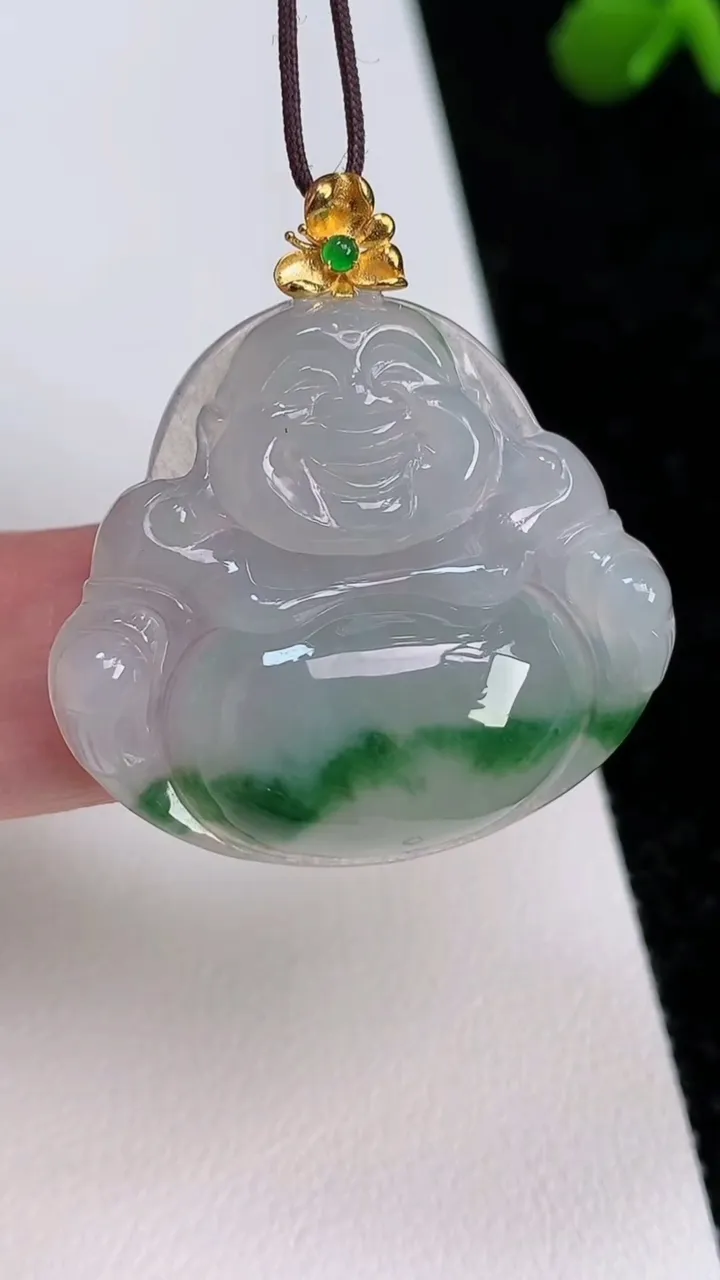 天然A货翡翠佛公吊坠，尺寸28.7-32.6-6.3，重量:9.09g
7月1日