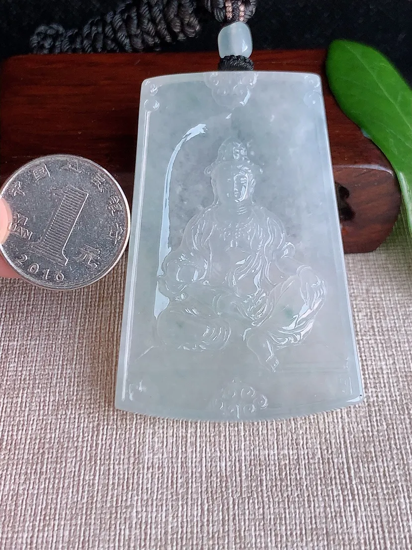天然A货翡翠飘花大势至菩萨吊坠 尺寸65×44.3×5.6m量45.46g 0629