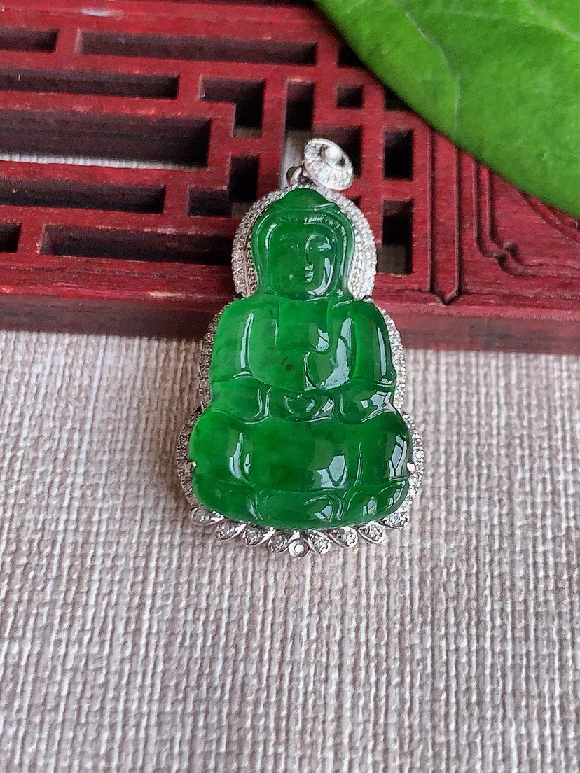 天然A货翡翠18K金伴满绿正装观音吊坠尺寸35×18.8×6裸石26.7×17m量4.40g 0629