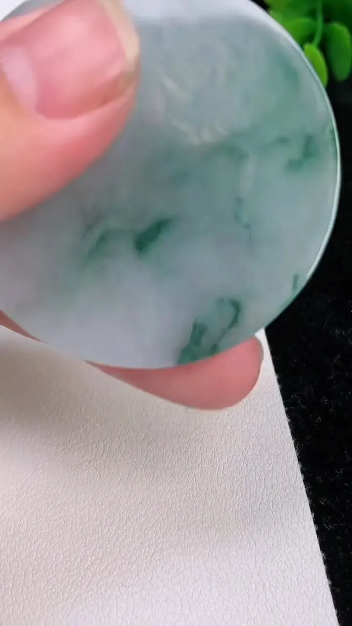 天然A货翡翠文殊菩萨吊坠，尺寸49.5-4.5，重量:26.37g
7月1日