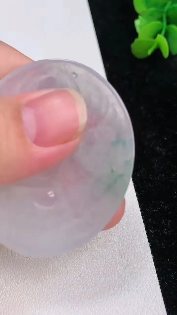 天然A货翡翠飘花大日如来吊坠，尺寸52-45-4.9，重:23.46g
7月1日