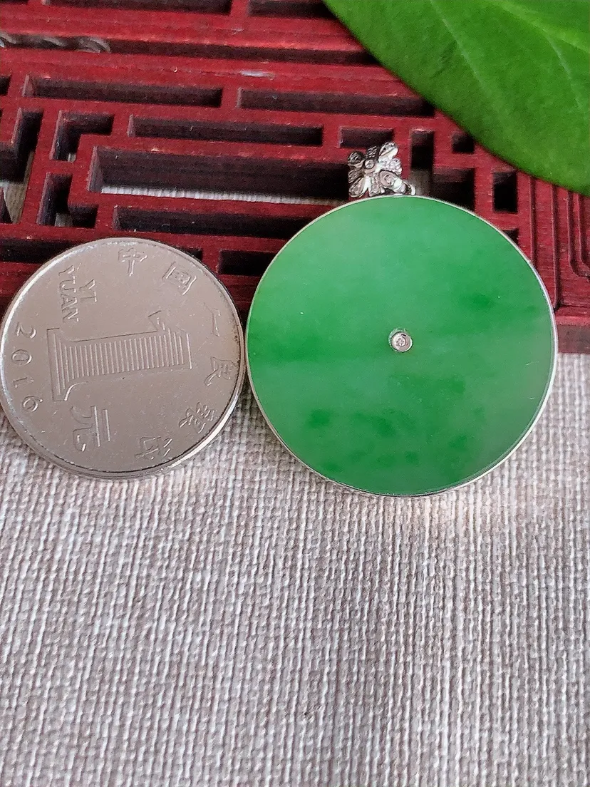 天然A货翡翠18K飘绿平安扣吊坠尺寸37×30×5m量7.63g 0629