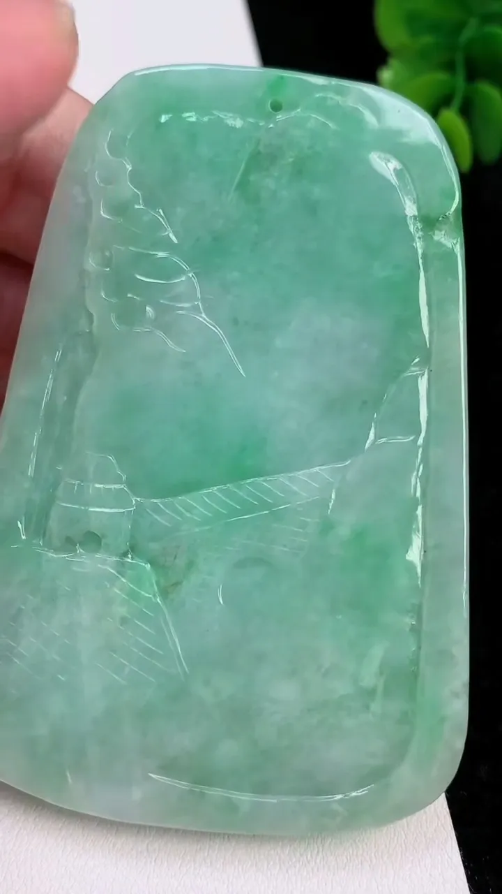 天然A货翡翠山水牌吊坠，尺寸78-54-14.8，重:109.90g
7月1日