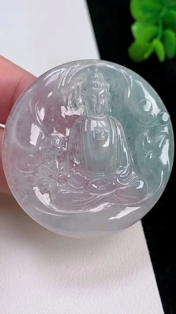 天然A货翡翠大日如来吊坠，尺寸49-4.8，重:23.34g
7月1日