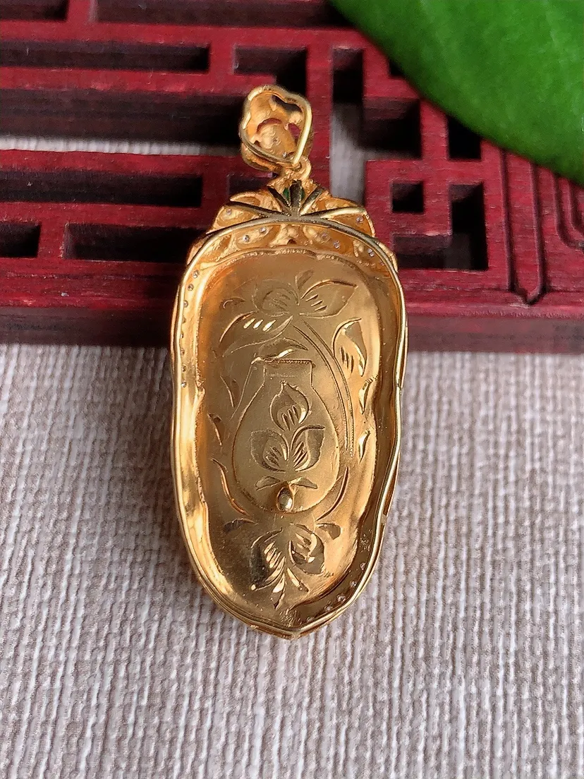 天然A货翡翠18K金伴黄翡叶子金枝玉叶吊坠尺寸38.4×15.8×6.2裸石24.6×13m量5.1