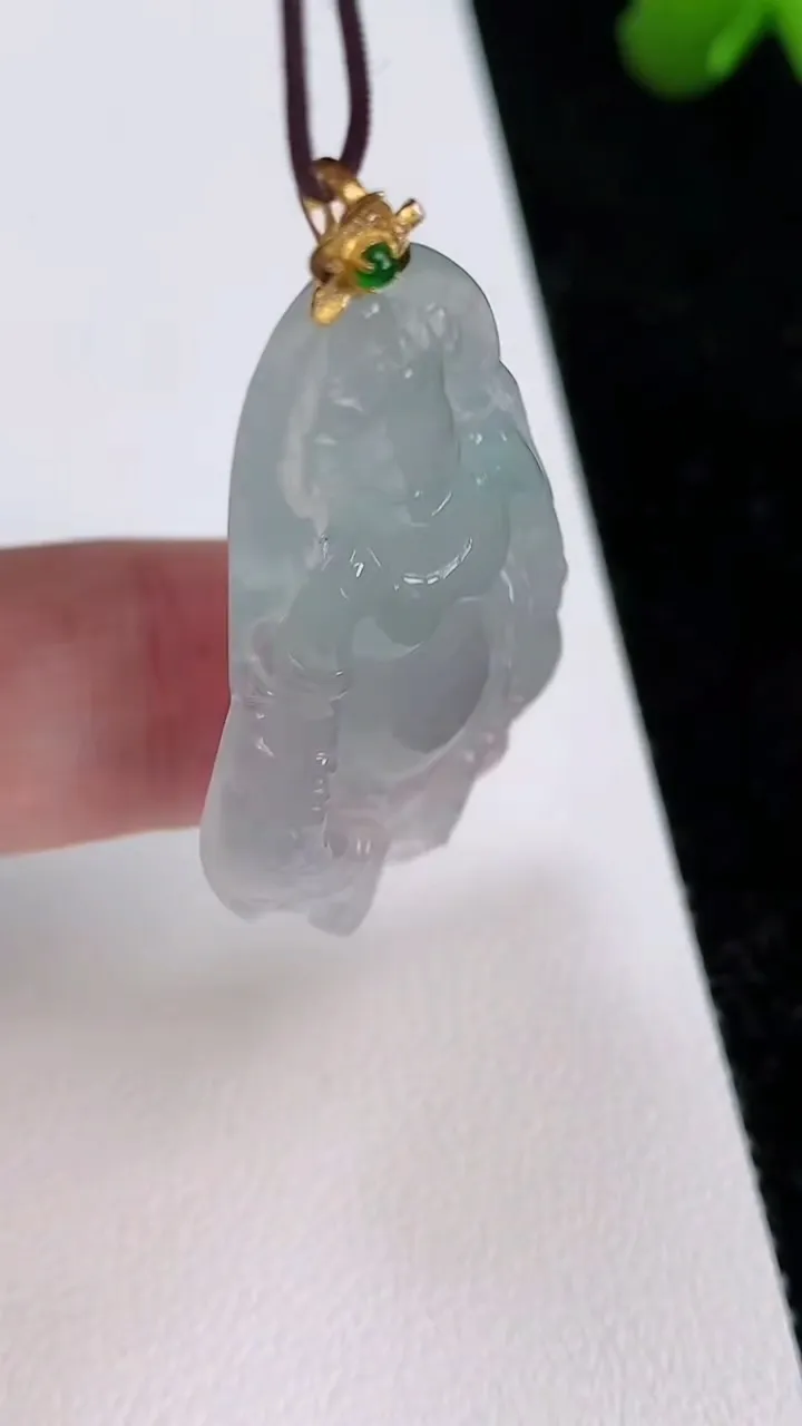 天然A货翡翠种飘花观音菩萨吊坠，尺寸39-23.2-5.5，重量:8.84g
7月1日