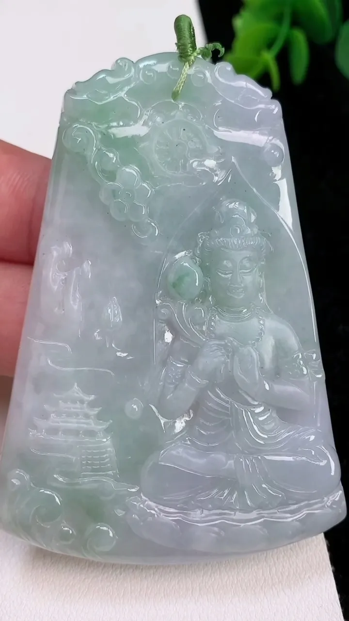 天然A货翡翠大势至观音菩萨吊坠，尺寸74-52-6，重量:47.96g
7月1日