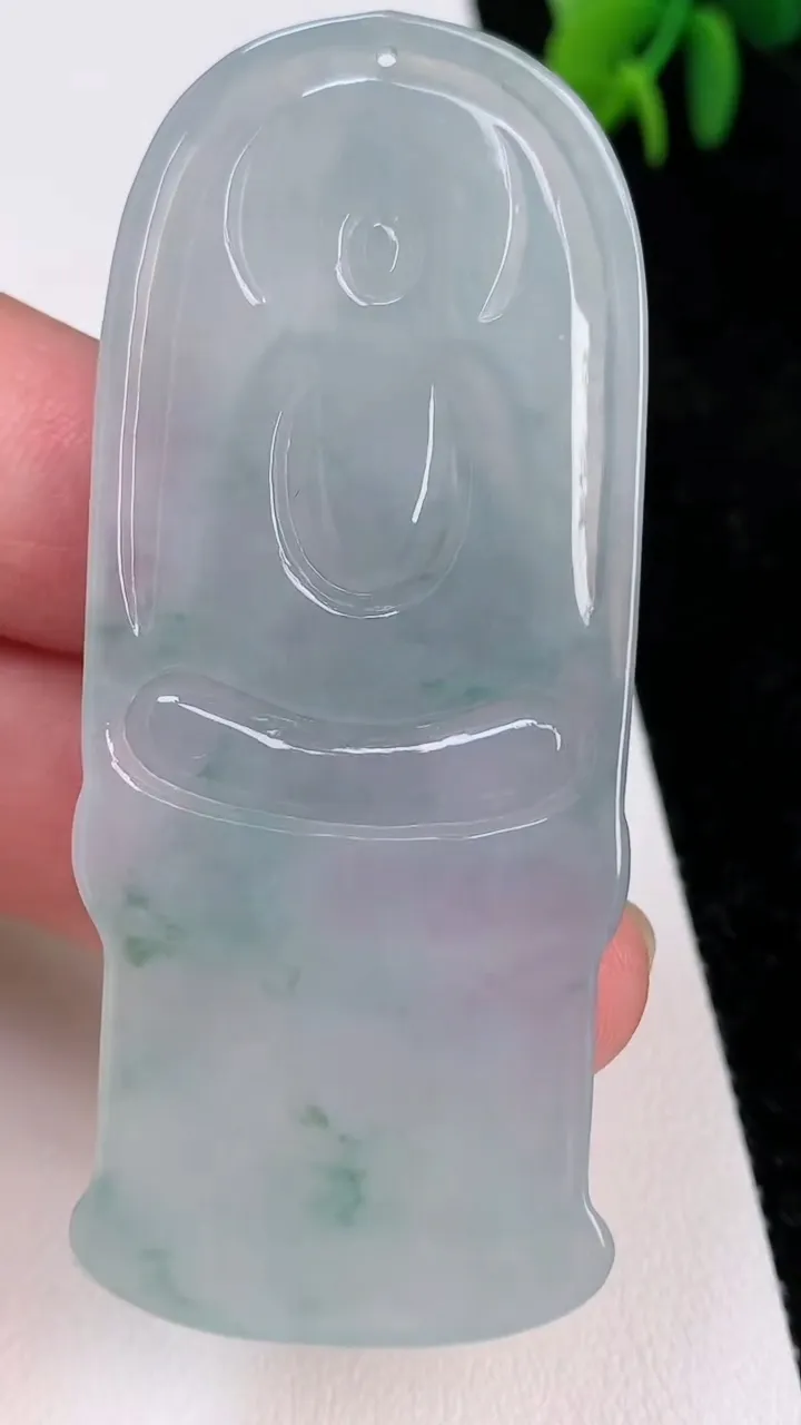 天然A货翡翠飘花文殊菩萨吊坠，尺寸68.5-29-5.3，重量:25.08g
7月1日