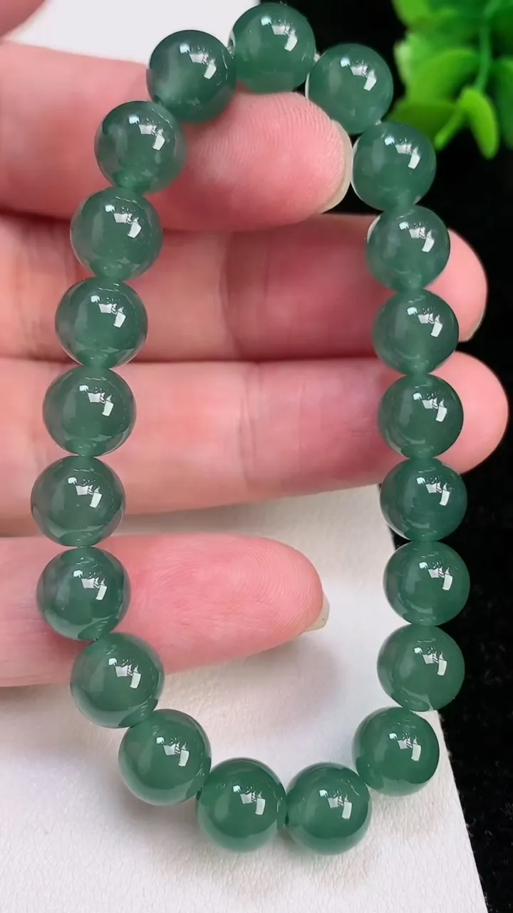 天然A货翡翠货蓝水圆珠手串21颗，尺寸8.8，重:24.46g7月1日
工厂直销收藏佳品,种好水足，