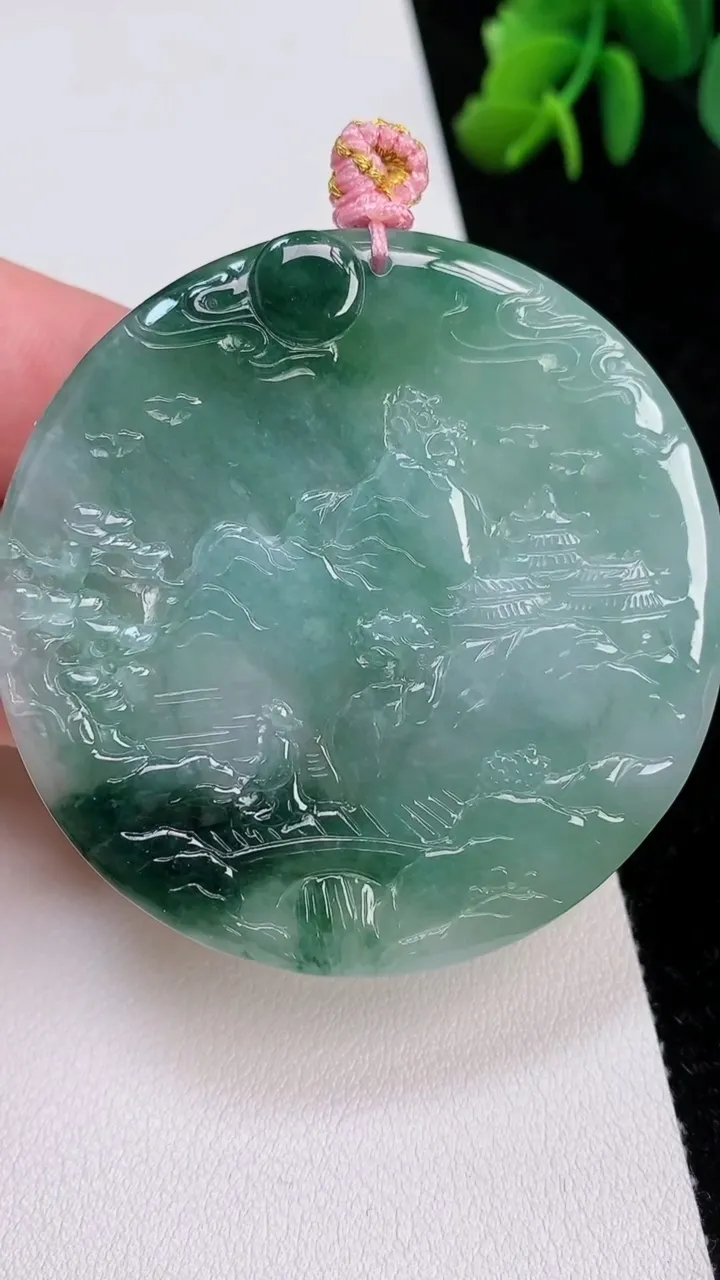 天然A货翡翠牌吊坠，尺寸53-5，重量:37.38g
7月1日