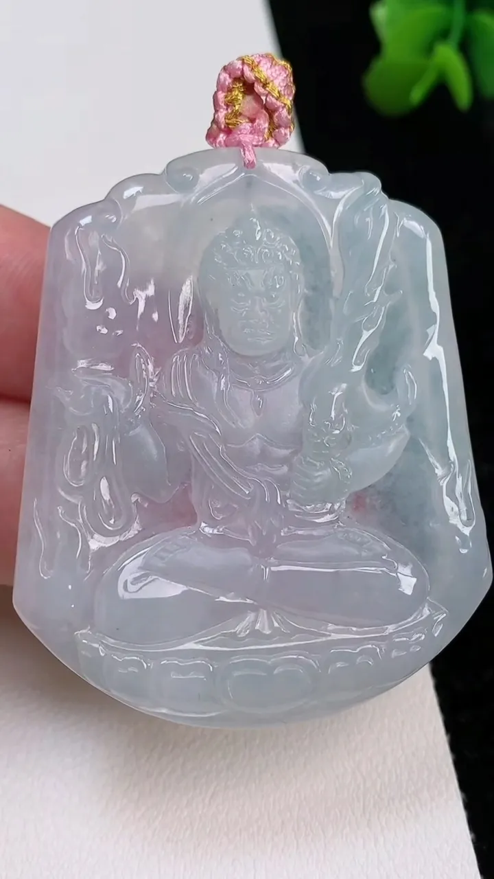 天然A货翡翠不动明王吊坠，尺寸53-44.8-4.9，重量:25.12g
7月1日