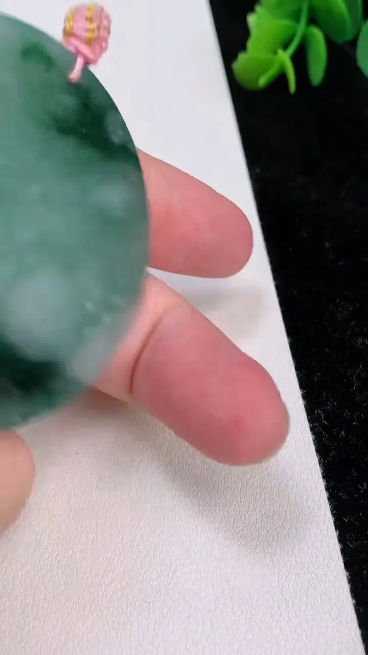 天然A货翡翠牌吊坠，尺寸53-5，重量:37.38g
7月1日