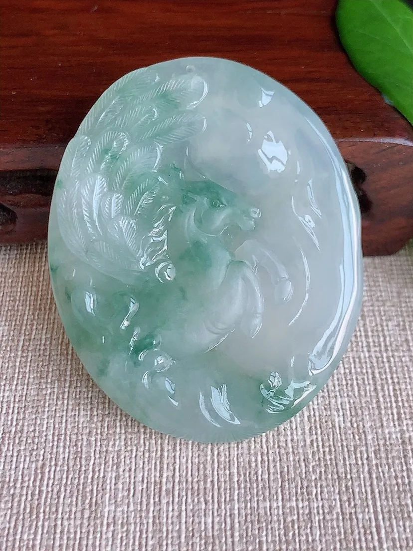 天然A货翡翠飘花生肖马天马行空吊坠尺寸54.6×44.2×5.8m量31.50g 0629