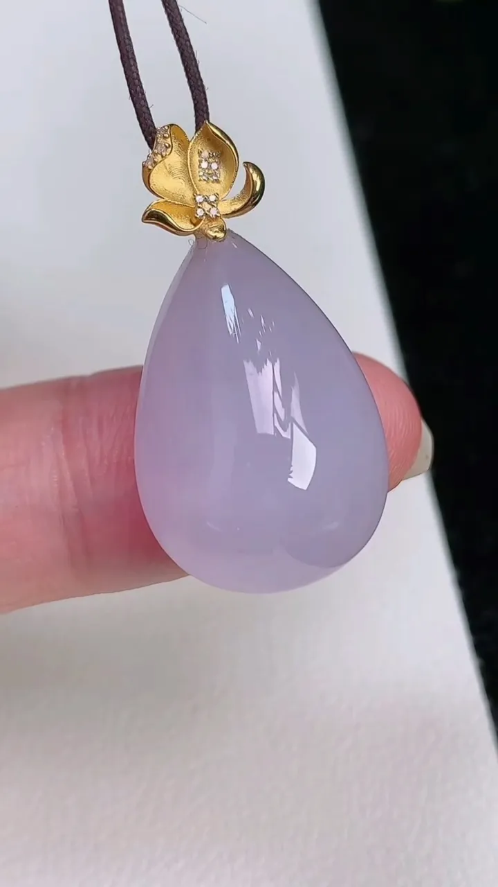 天然A货翡翠18k金紫罗兰水滴吊坠，尺寸29-23-15.5-9.7，重量:5.45g
7月1日