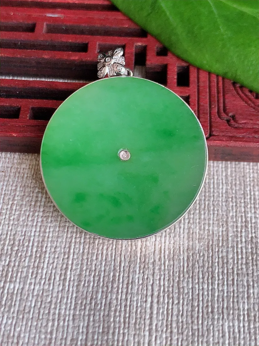 天然A货翡翠18K飘绿平安扣吊坠尺寸37×30×5m量7.63g 0629